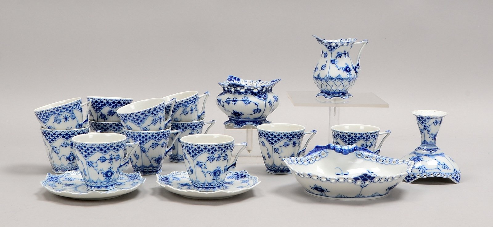 Royal Copenhagen, Kaffee-/Mokkaservice: 4x Servierteile mit 12x Tassen/2x UT
