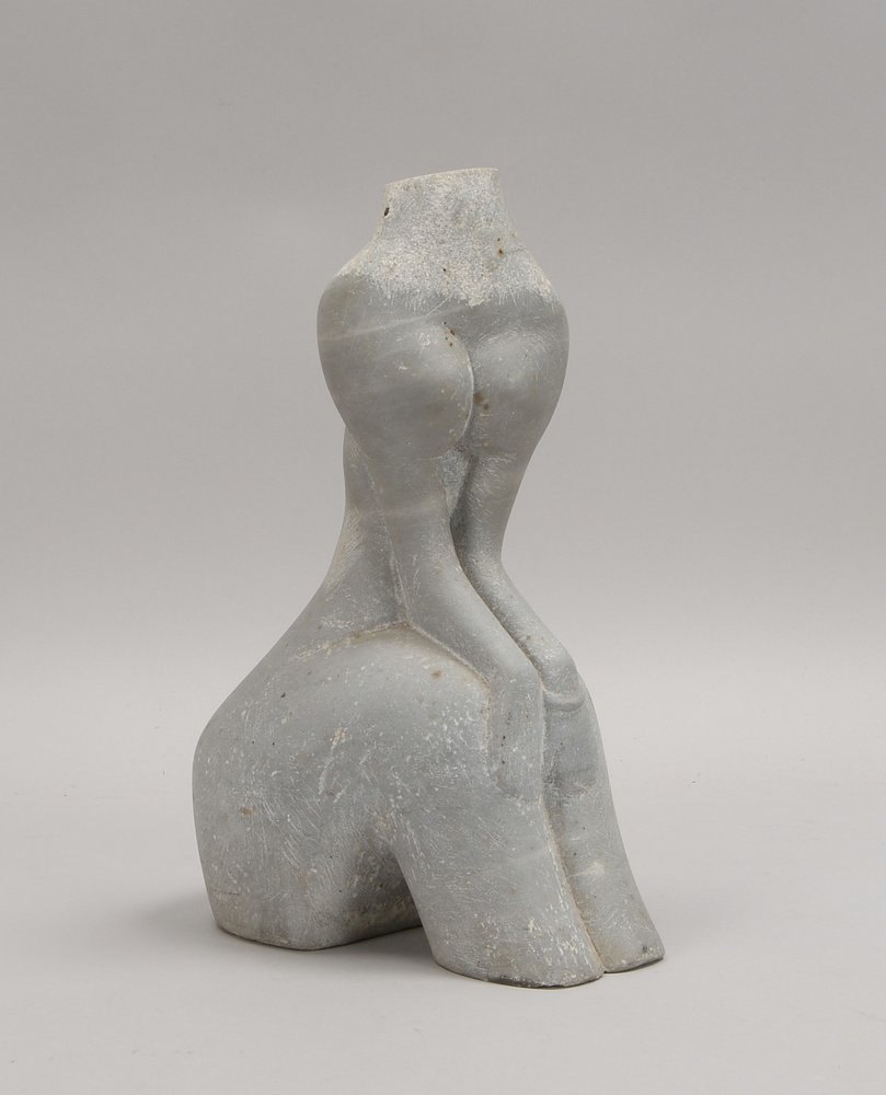 Steinskulptur, 'Weiblicher Akt', unsigniert; Höhe 30 cm