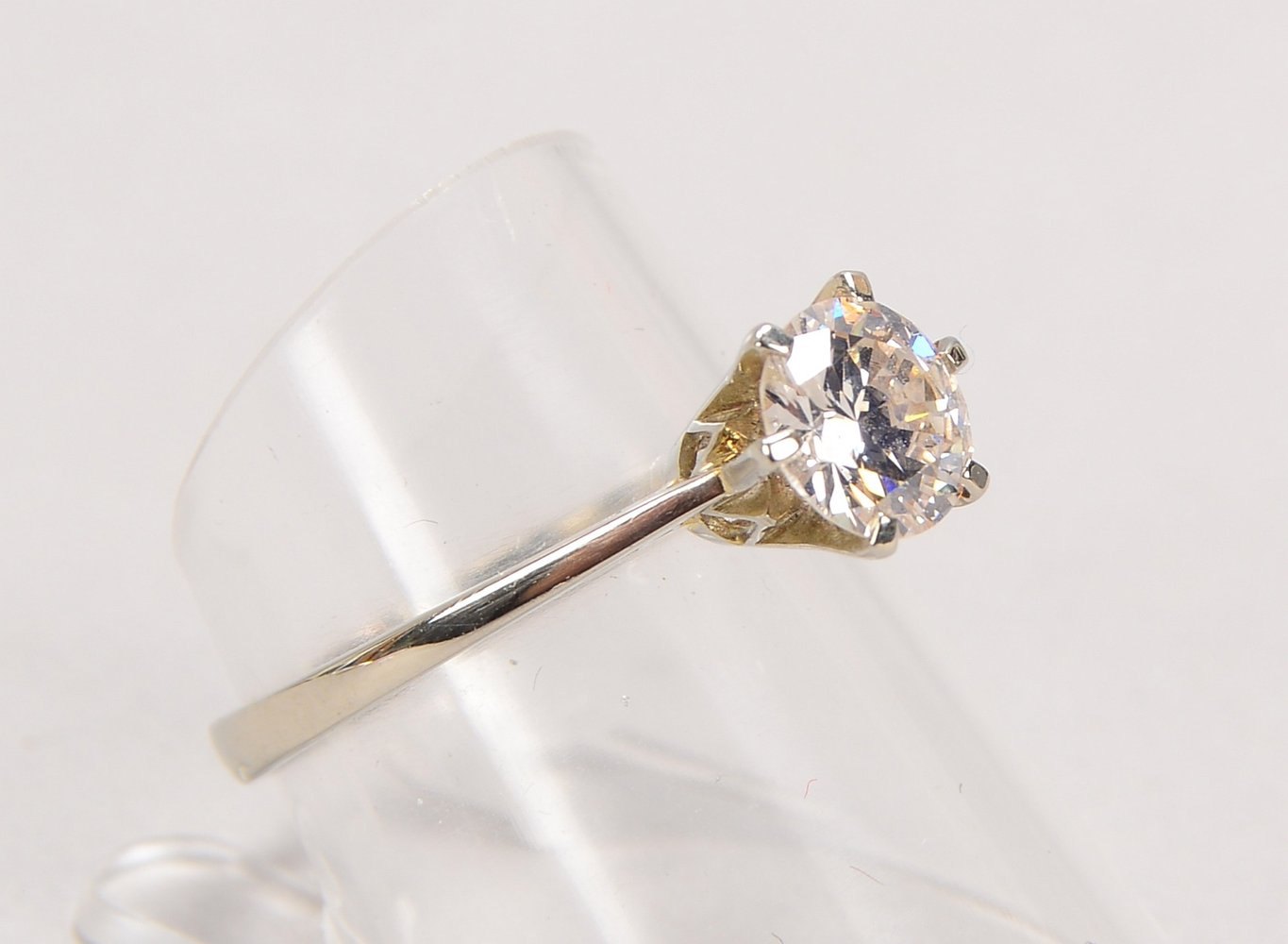 Solitärring, 750 WG (gest.), mit Brill./ca. 1,0 ct, Farbe Weiß, Vvsi; RG 56, Gew. 2,50 g