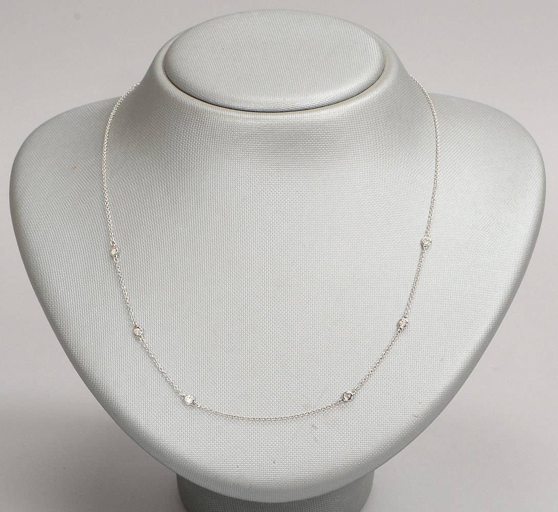 Halskette, 585 WG (gest.), mit 6x kl. Brill./zus. ca. 0,22 ct; Länge 44 cm, Gew. 2,30 g