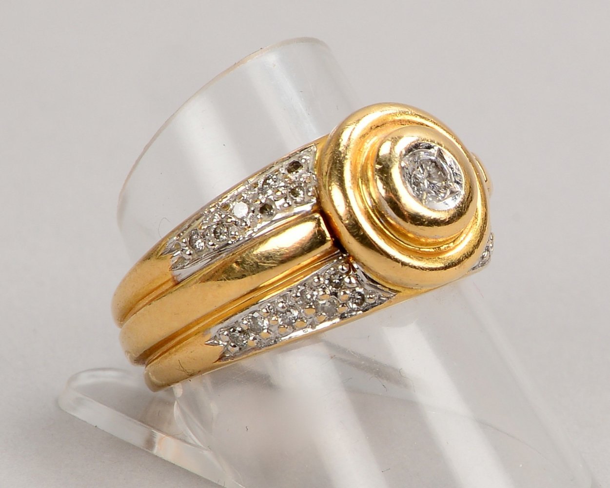 Ring, 585 GG (gest.), mit 29x Brillanten/ca. 0,36 ct; RG 59, Gew. 11,20 g