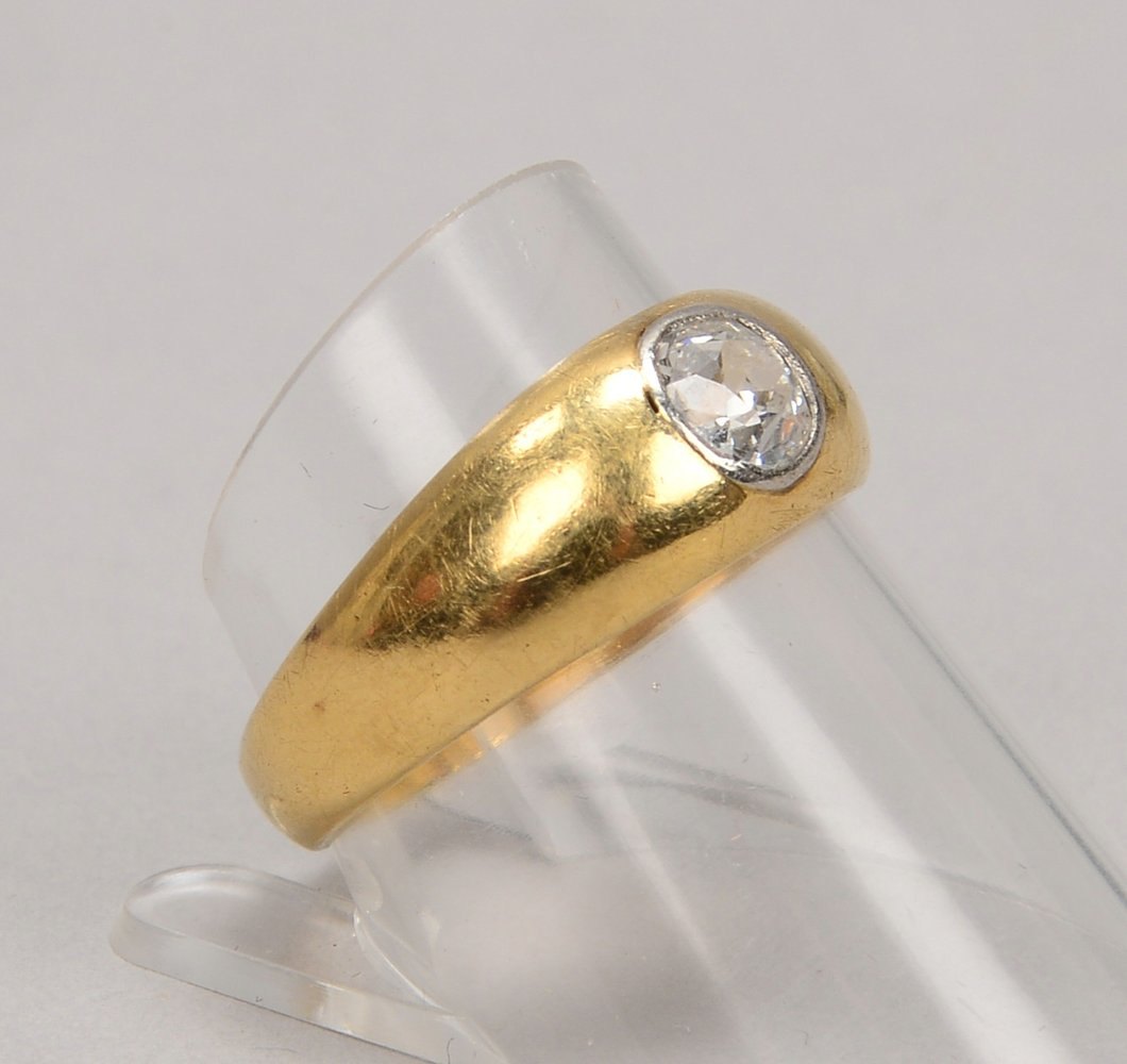 Solitärring, 585 GG/WG (gepr.), mit Altschliff-Diam. von ca. 0,53 ct, 'G - H'; RG 58