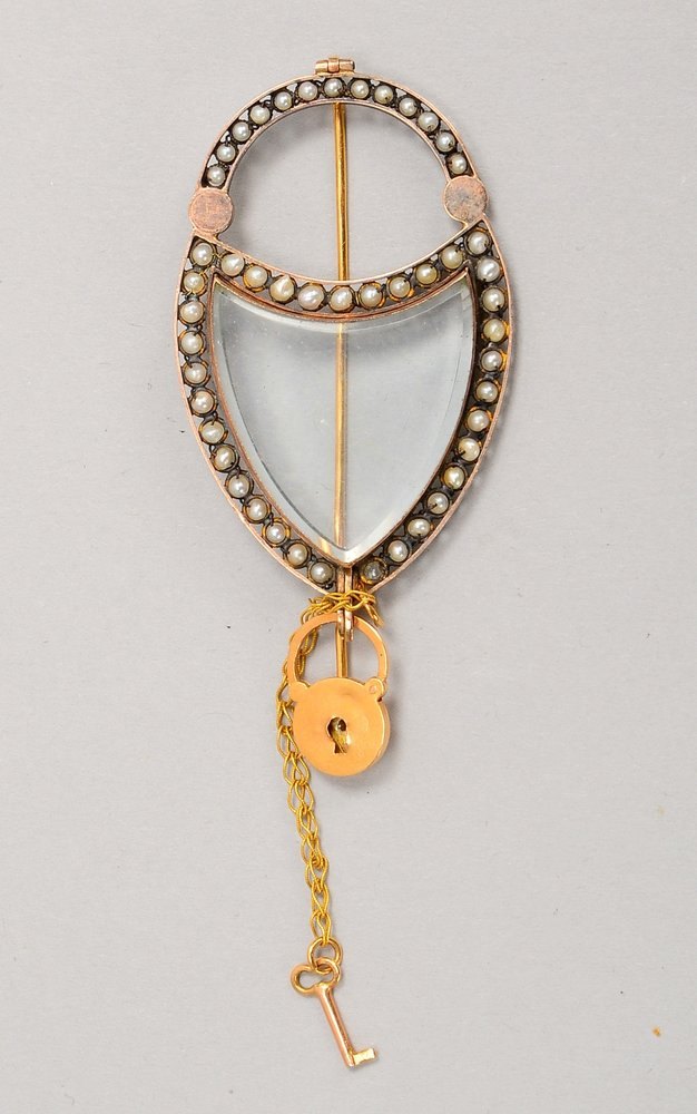 Brosche (Biedermeier), 750 RG (gepr.), mit Saatperlen und Glas; Länge 4,5 cm