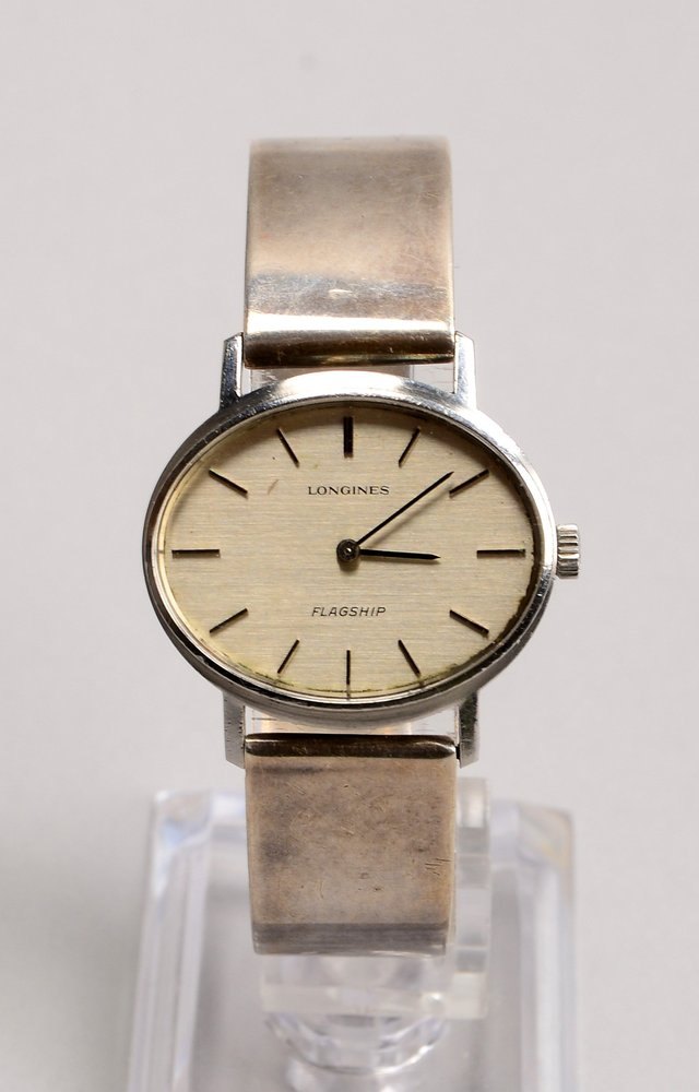 DAU Longines 'Flagship', Edelstahl-Gehäuse/Silber-Armspange; Maße 25 x 29 mm