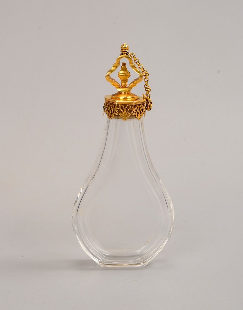 Flacon, fac. Kristallglas, mit 18 kt Gold-Stöpsel/Montierung; Gew. Stöpsel/Kette: ca. 14 g