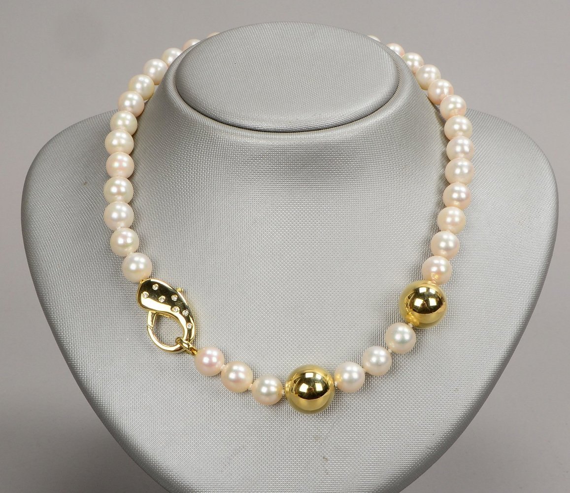 Collier, mit Zuchtperlen/Ø 9 mm, einzeln gekn., 585 GG-Schließe mit Brill./2x Kugeln