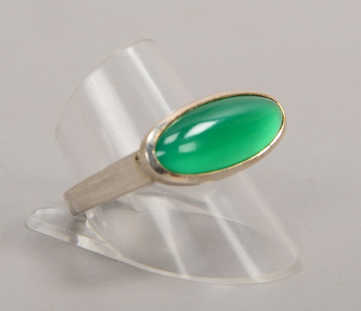 Gisela Kulling, Designer-Ring, Silber, mit Chrysopras-Cabochon; RG 60, Gew. 8,70 g