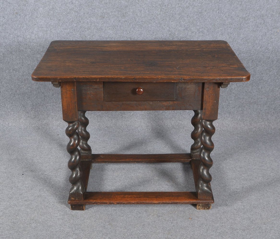 Küchentisch, Eiche, 1-schübige Zarge auf Gestell/teils gedrechselt; Maße 74 x 95 x 62 cm