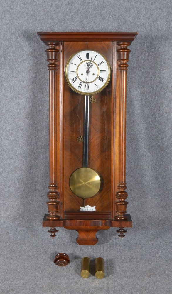 Wanduhr, Holzgehäuse, 2-fach verglast, Pendel/Gewichte und Kurbel anbei - Fkt. nicht gepr.