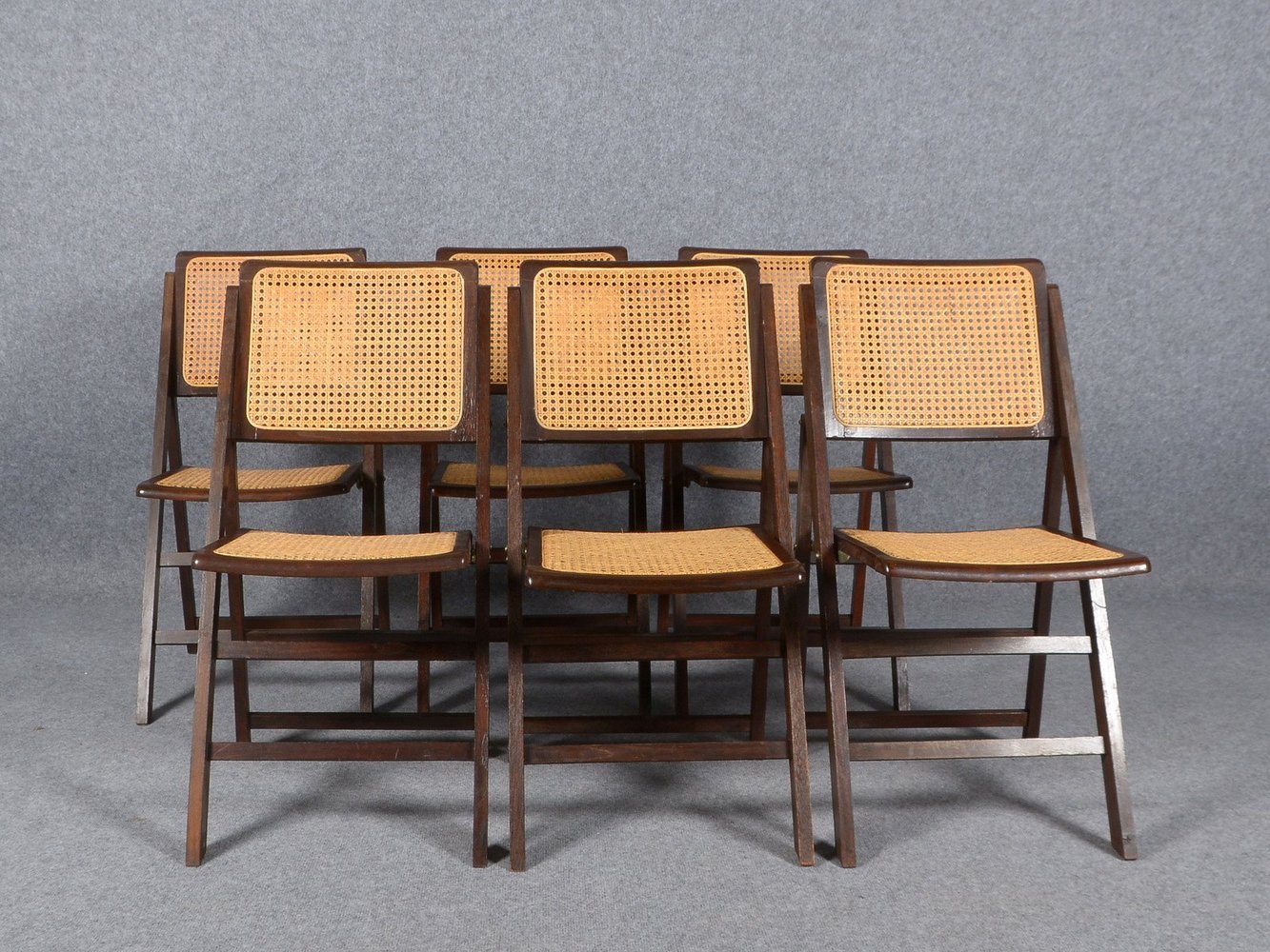 6 Stühle, gebeiztes Mahagoni-Gestell/klappbar, Rattan-Geflecht - intakt; Sitzhöhe 45 cm