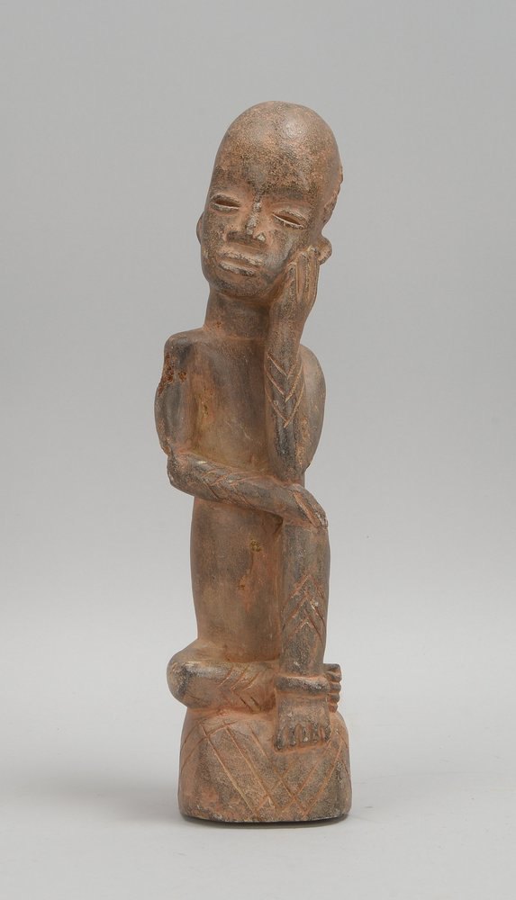 Steinskulptur (DR Kongo), 'Der Denker'; Höhe 32 cm