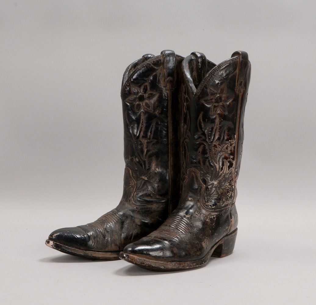 Marshall, James, Steinskulptur, 'Cowboy Boots' - täuschend echt nachgebildet, limit. Aufl.