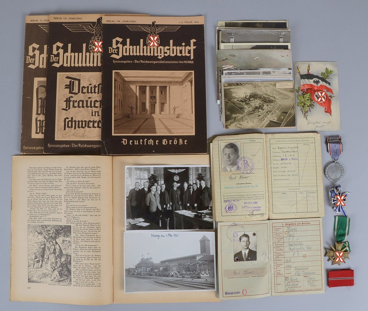 Kl. Militaria-Konvolut (II. WK, 'Deutsches Reich', u.a.), div. Dokumente, Ehrenzeichen, etc.