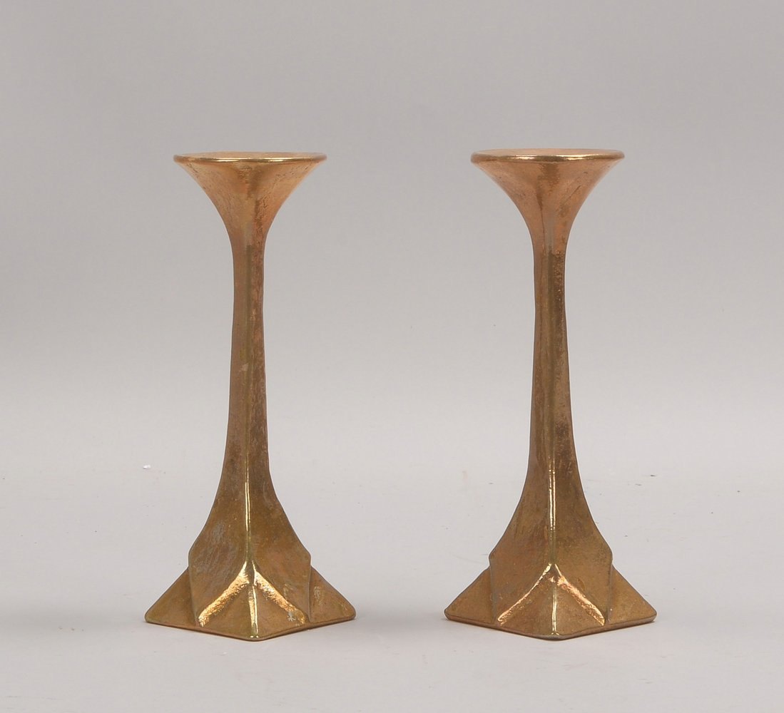 Harjes, 2 Bronze-Kerzenleuchter, Bronze, 1-fl., minimalist./schmale Formgebung