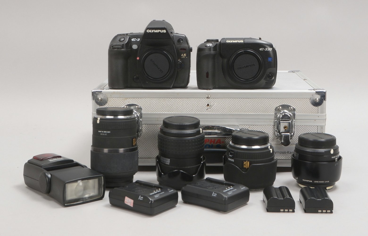 Kamera-Zub., Olympus: 4x Objektive, 2x Kamera-Bodys, Ladegeräte/Akkus, Blitz - gepr.