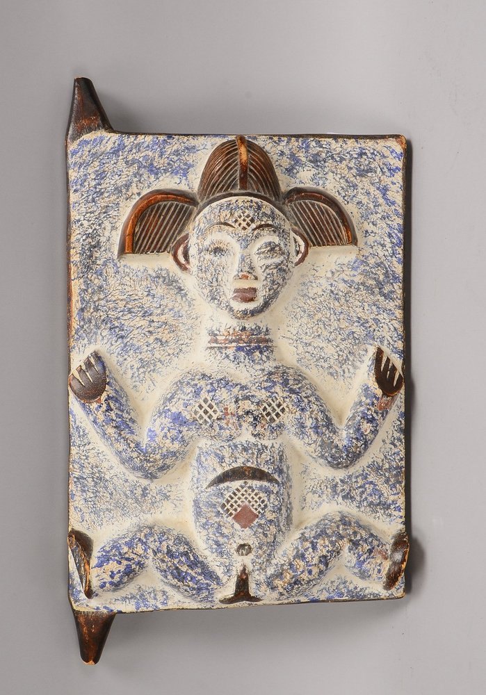 Getreidespeicher-Tür, Holz mit geschn. Relief ('Männerfigur'), farb. gefasst; Maße 41 x 29 cm