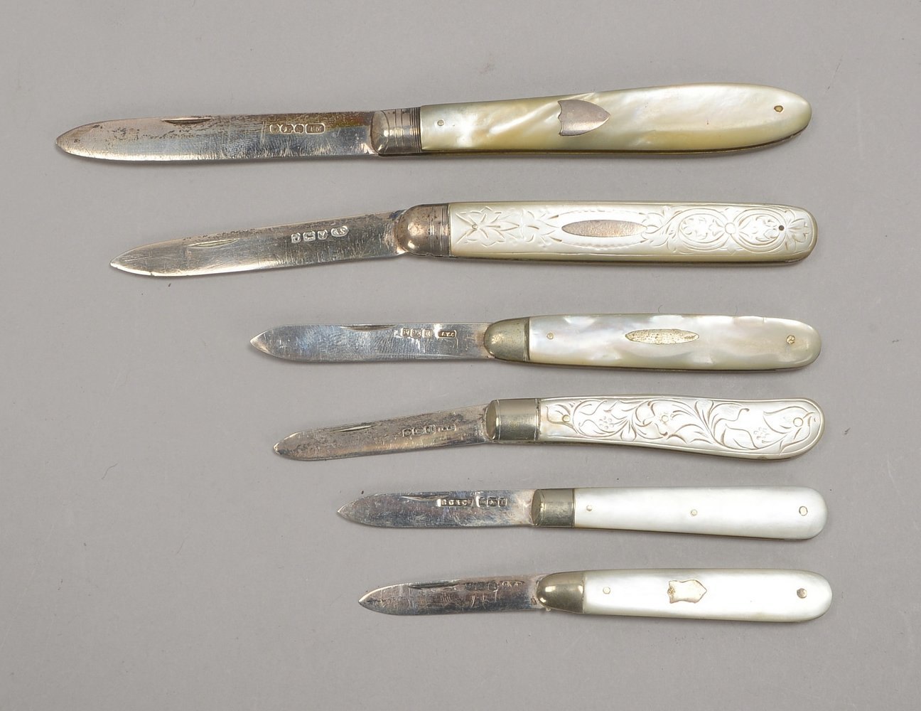 Kl. Taschenmesser-Sammlung, antik, 925 Silber und Perlmutt, 6 Stück