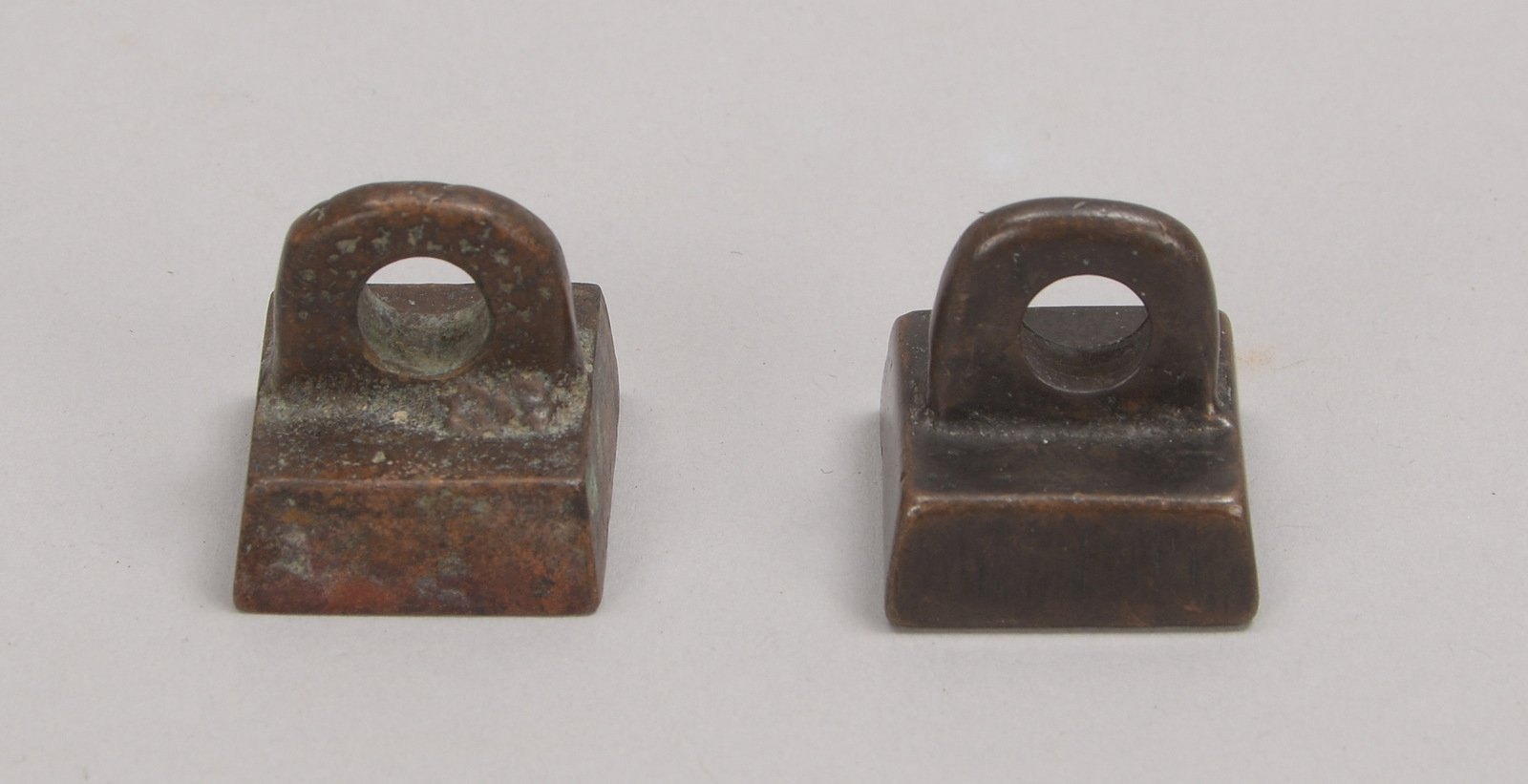 2 Stempel (China), Bronze, verschiedene Ausführungen