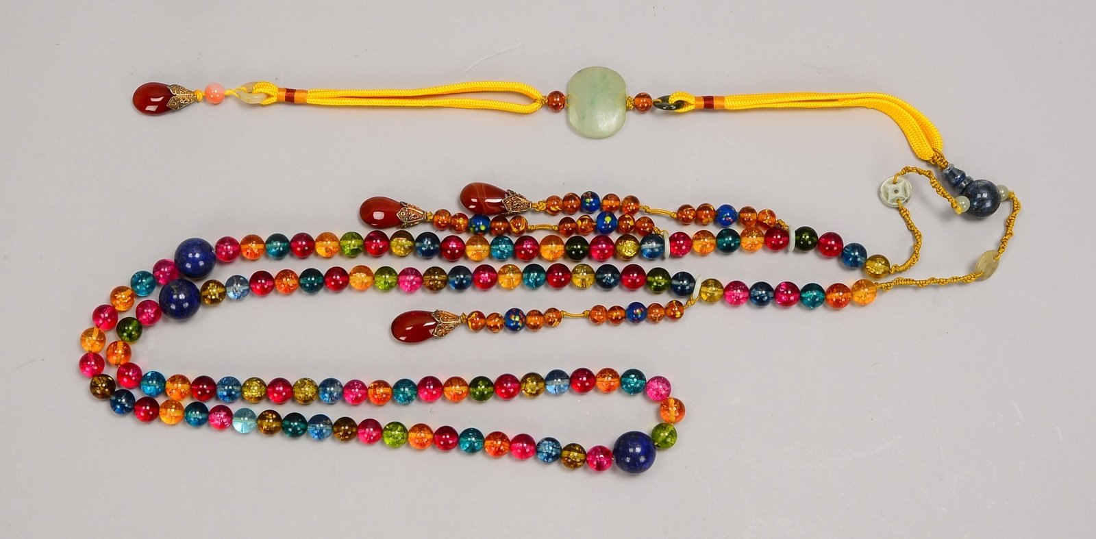 Gebetskette, farbige Glasperlen, mit Begleitperlen aus Lapislazuli, Achat und Jade