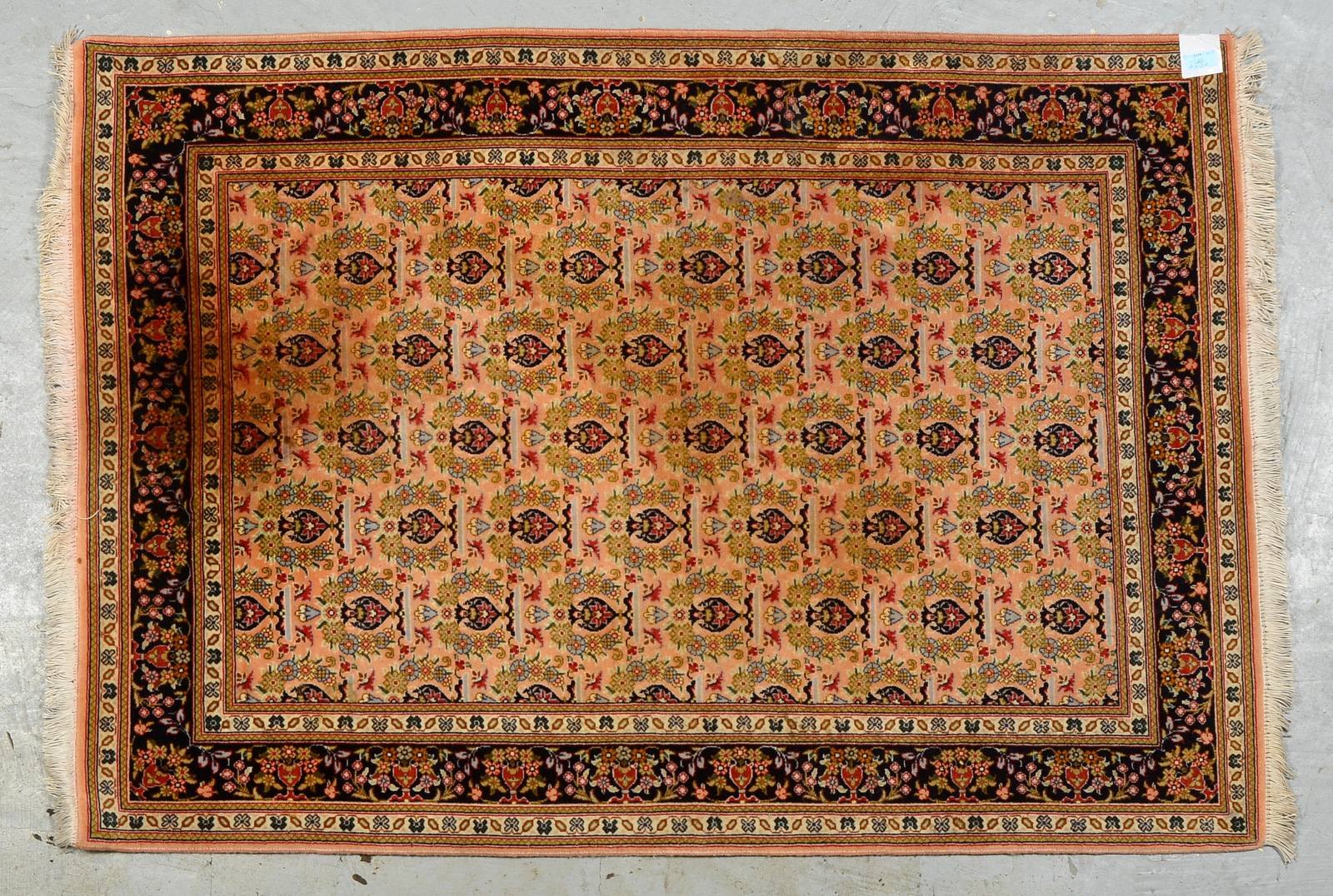Orientbrücke, mittelfeine Kn., mit Vasenmotiv durchgem., Flor in gutem Zust.