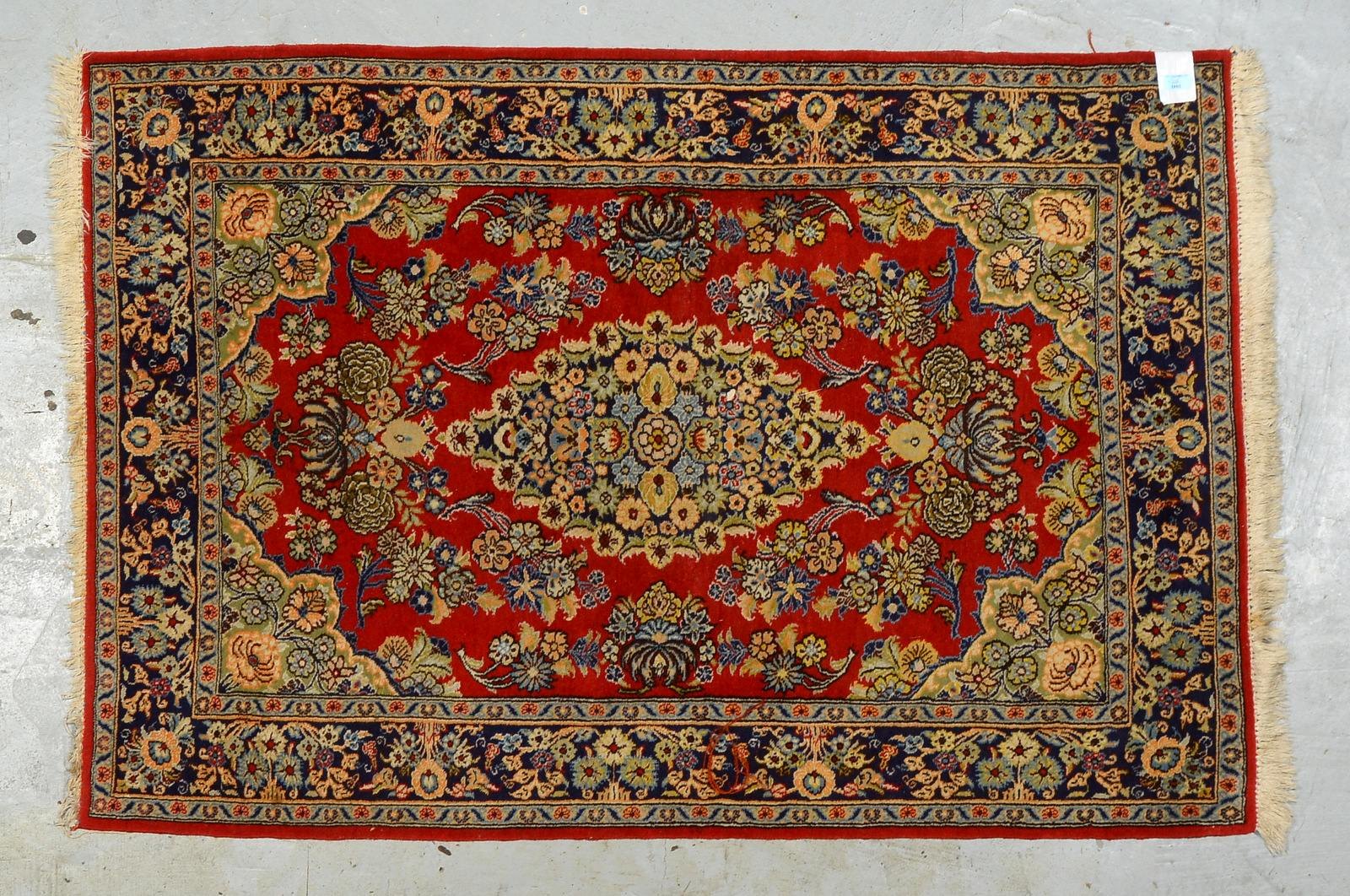 Orientbrücke, mittelfeine Kn., gleichm. Flor - in gutem Zust.; Maße 158 x 108 cm