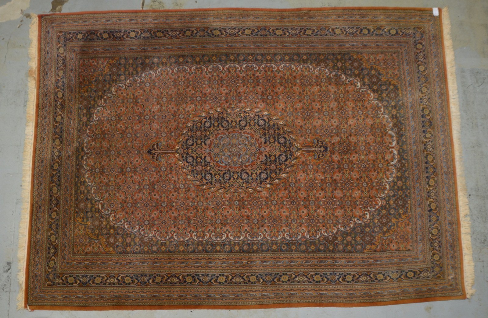Großer Orientteppich, hochflorig; Maße 377 x 273 cm