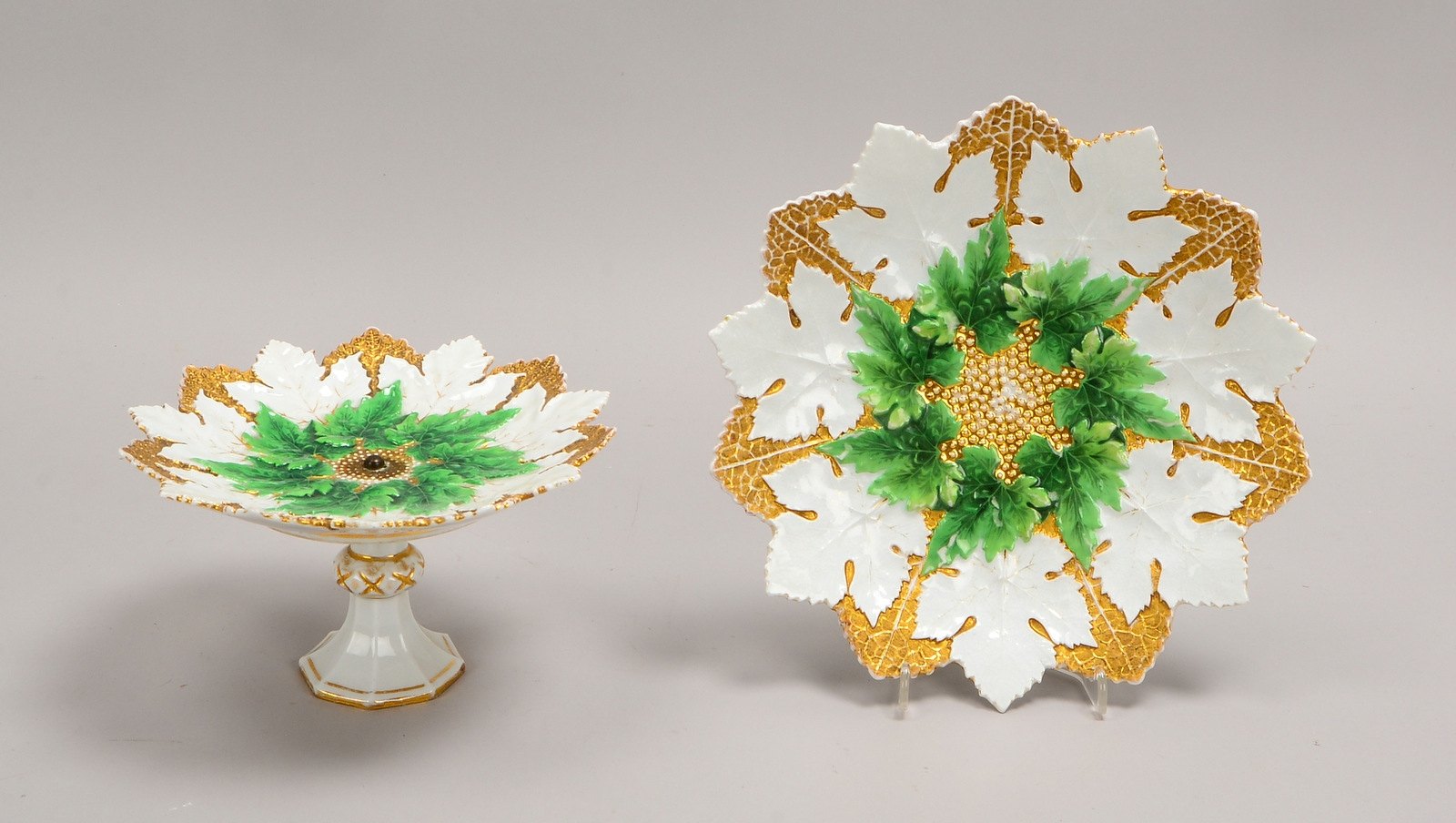 Meissen: Porz.-Schale und Tischaufsatzschale, jew. mit Blattdekor/Spitzen goldstaffiert