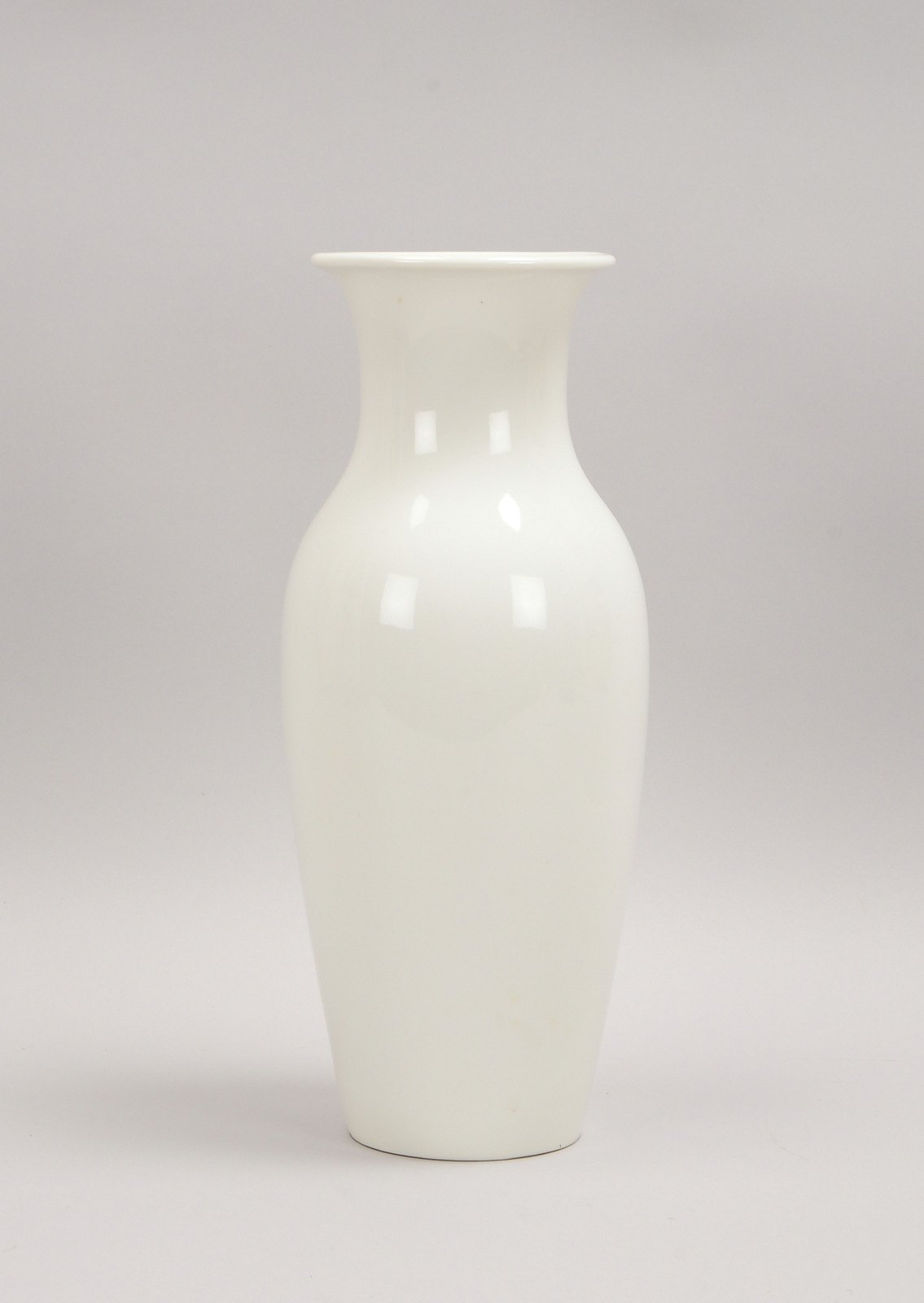 KPM (Zeptermarke), Tischvase 'Syringa', Weißporzellan; Höhe 33 cm