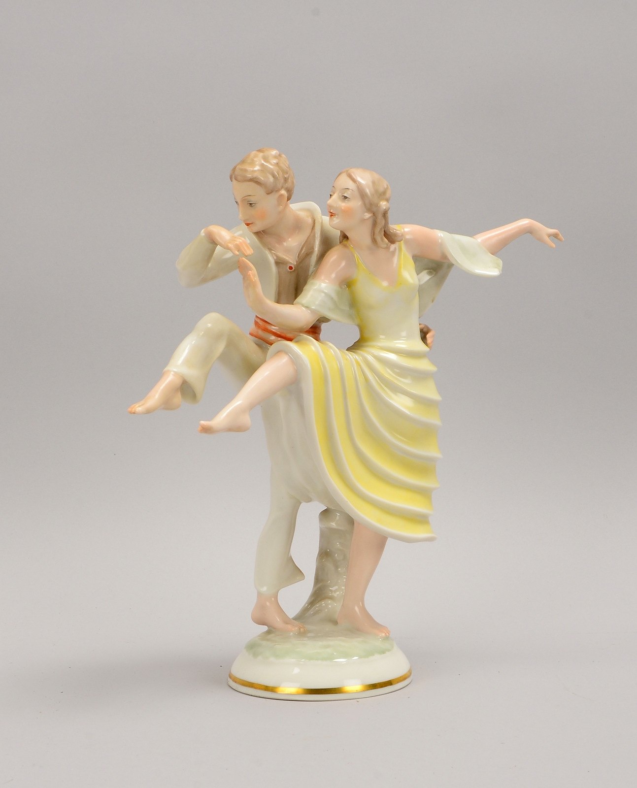Hutschenreuther/Selb, Porz.-Figur, 'Tanzendes Paar', farbig staffiert, Entw. C. Werner