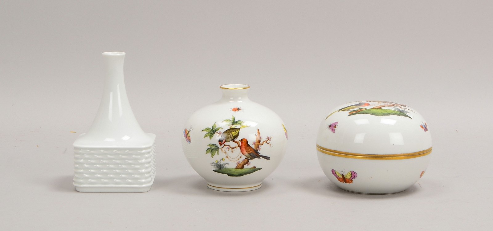Herend-Tischvase und Deckeldose, Dekor 'Rothschild'; und kl. Meissen-Tischvase