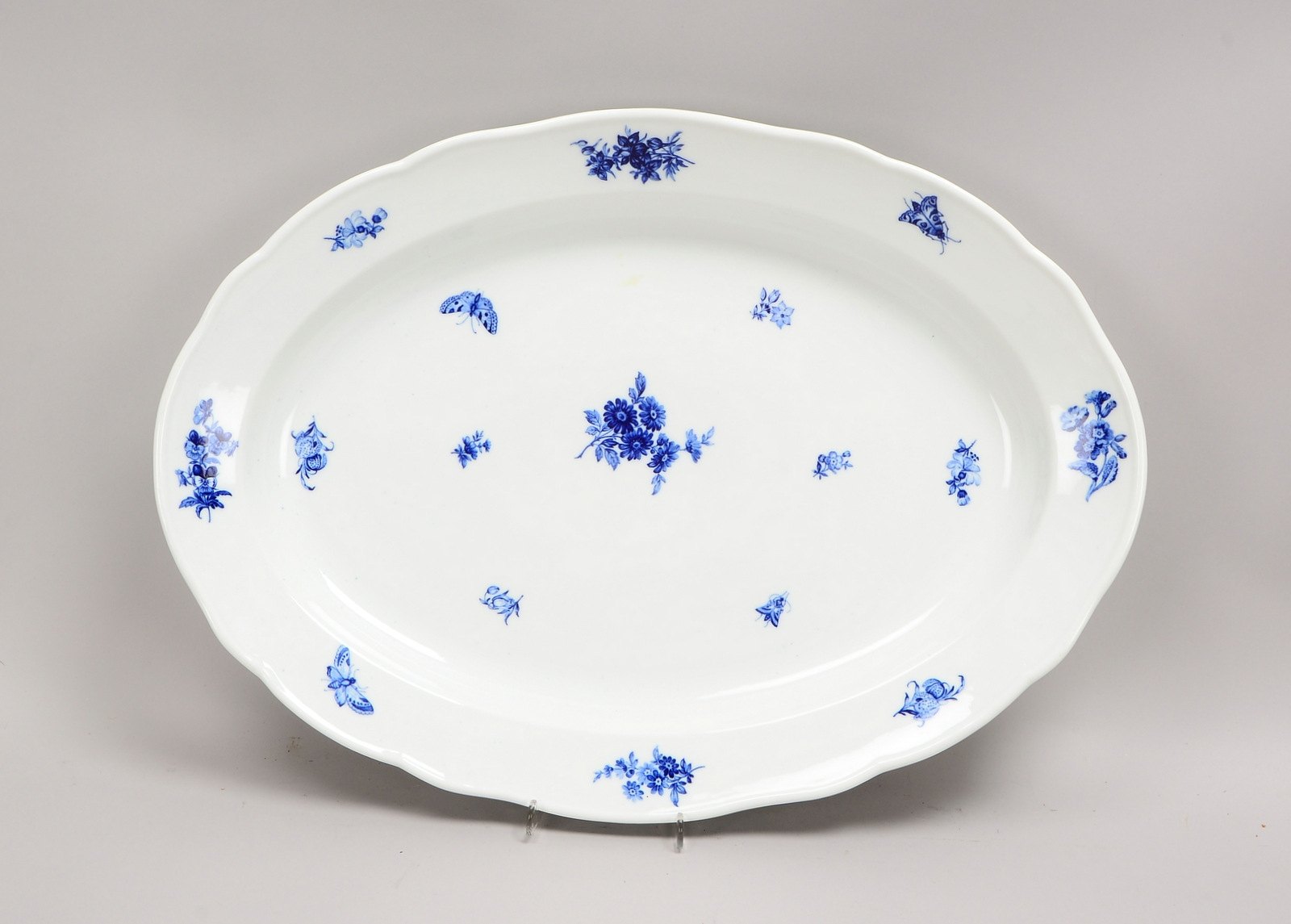 Meissen (Schwertermarke, um 1860/II. Wahl), große Fleischplatte; Maße 53 x 38 cm