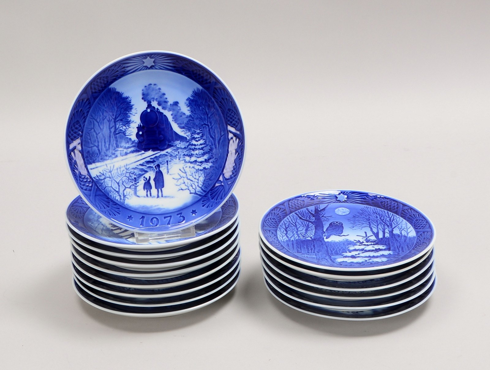 Royal Cop., 15 'Weihnachtsteller' (Jg. 1973 - 1986), versch. Motive, Entw. Kai Lange