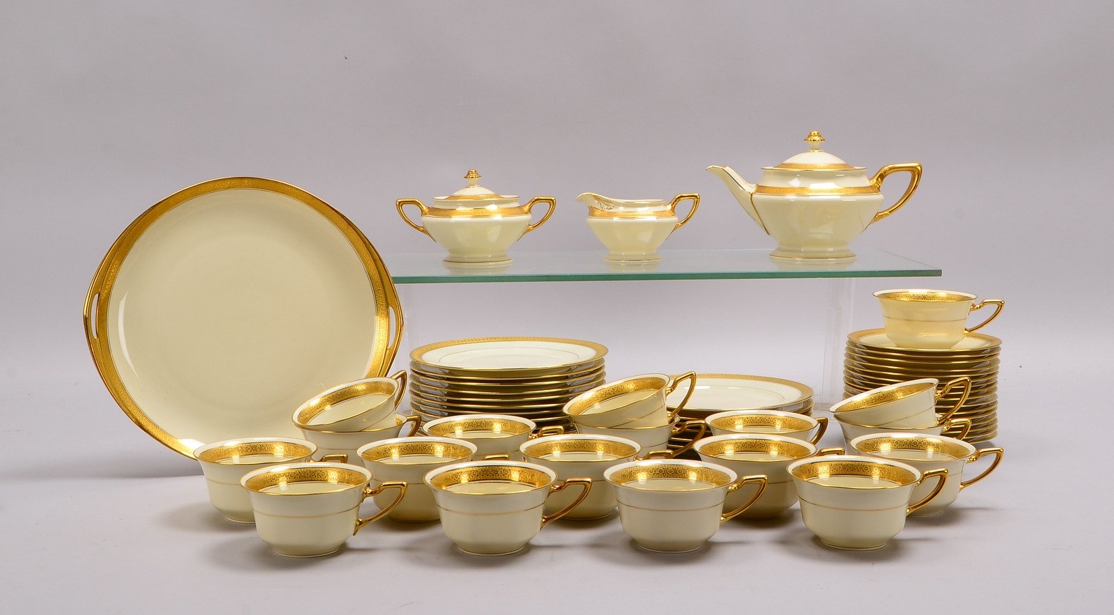 Rosenthal, Kaffeeservice, 'Ivory', elfenbeinf. mit breiter Goldborte, für 16 Pers.