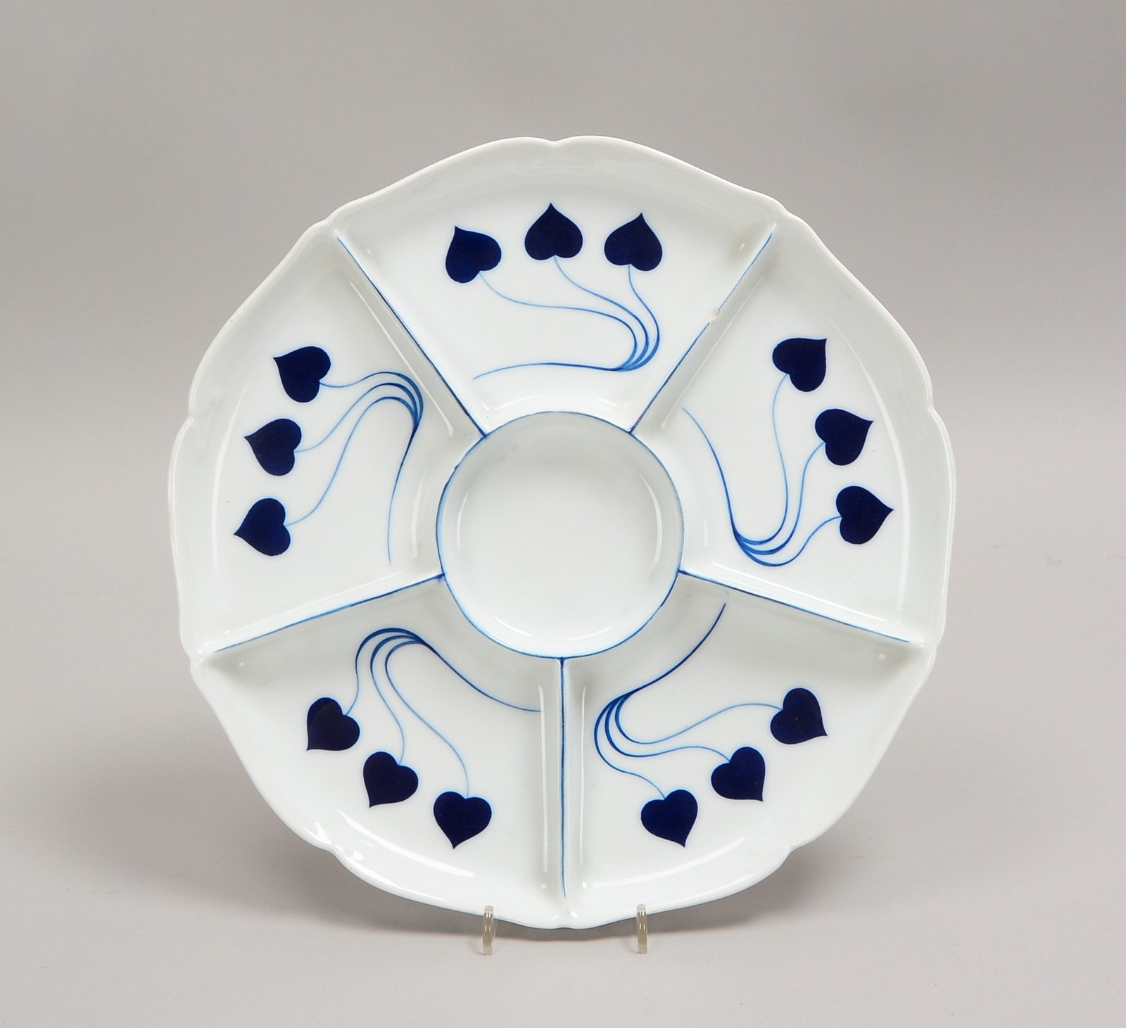 Rosenthal (um 1910), Porz.-Anbietschale, mit Jugendstil-Dekor; Ø 32 cm