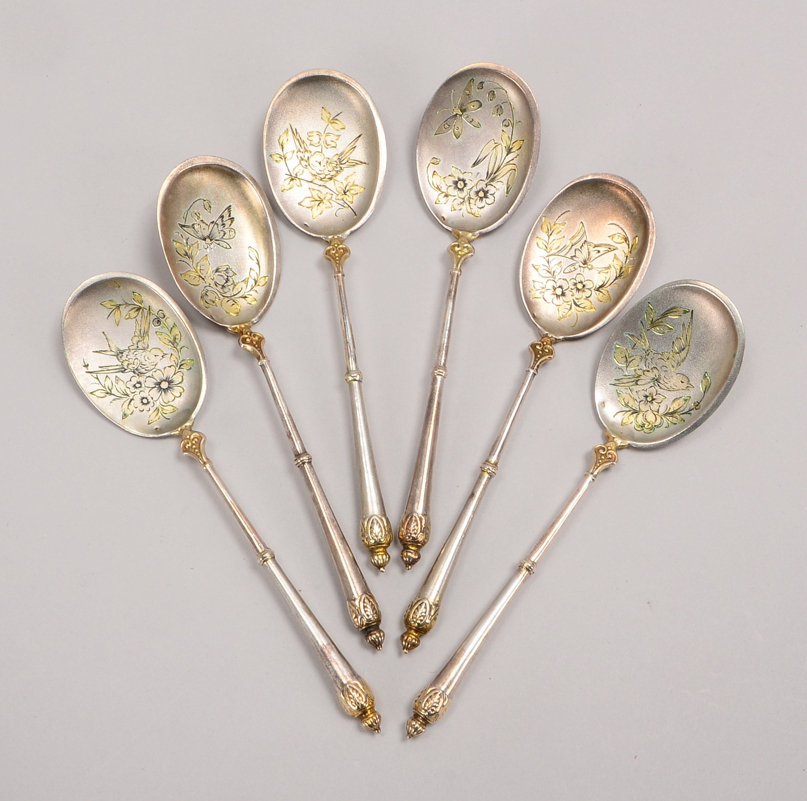 6 Eislöffel, Silber, Laffen fein ziseliert (Vogel-/Blumenmotive, u.a.); Gew. 68 g