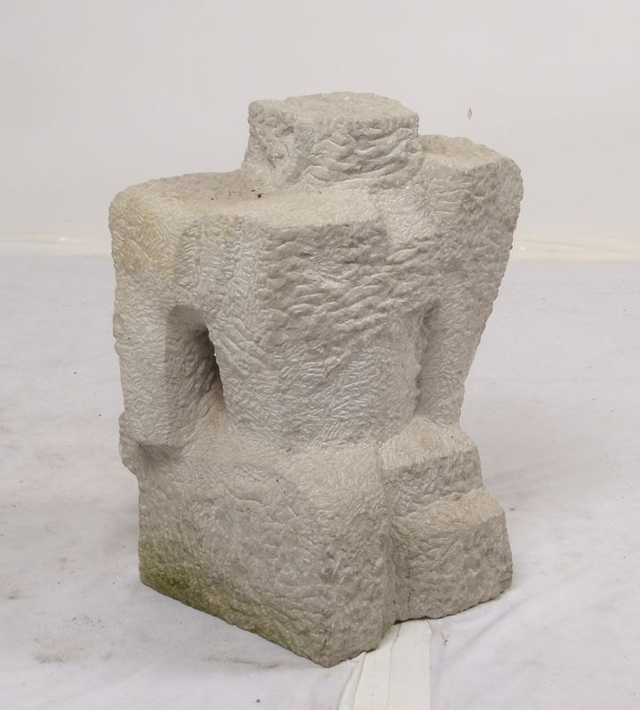 Neumann, Fritz, Steinskulptur, 'Figurale kubistische Abstraktion'; Höhe 49 cm