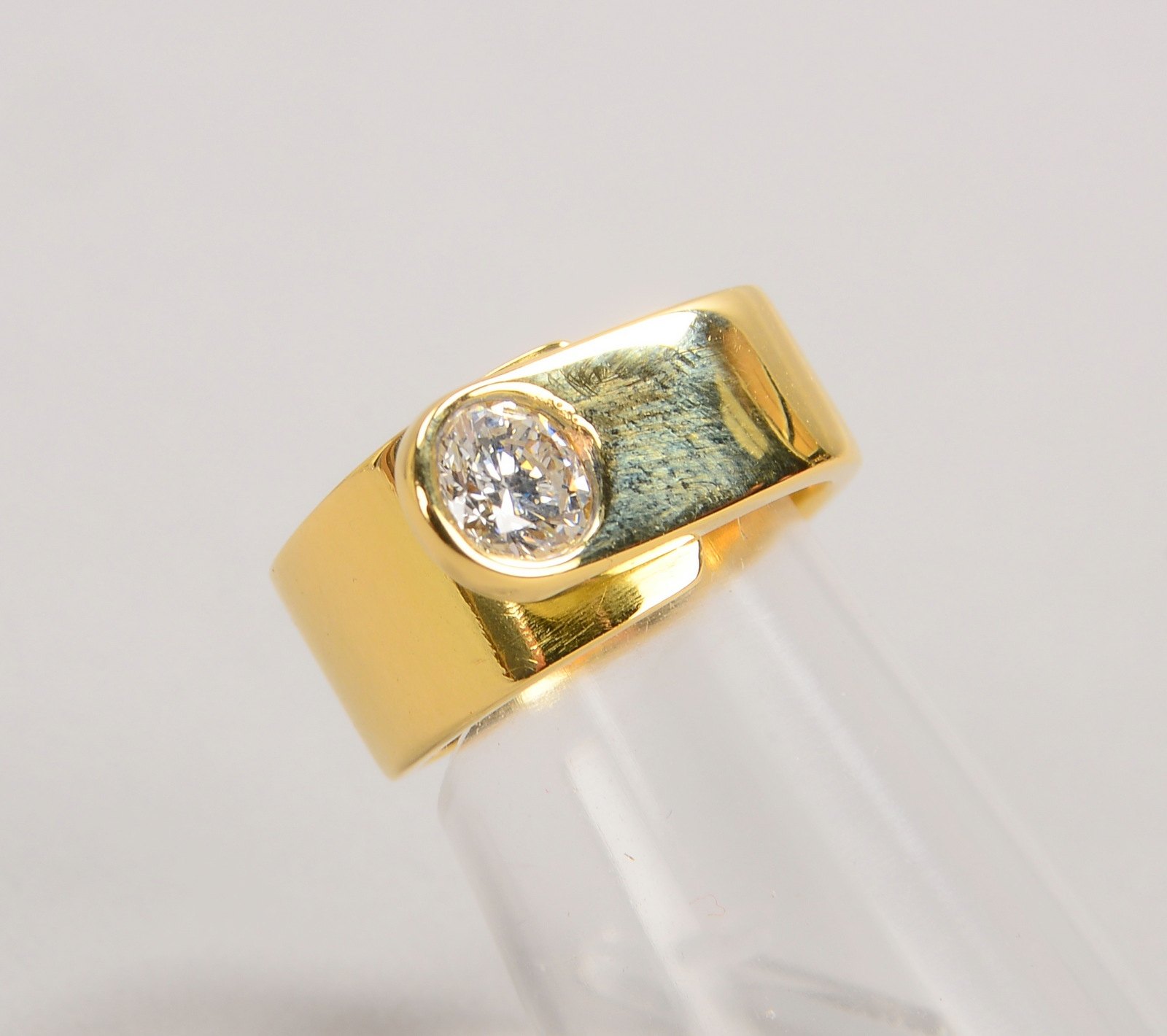 Designer-Bandring, 750 GG (gest.), mit Brillant von ca. 1,0 ct, 'F/If-Vvs'; Gew. 12 g