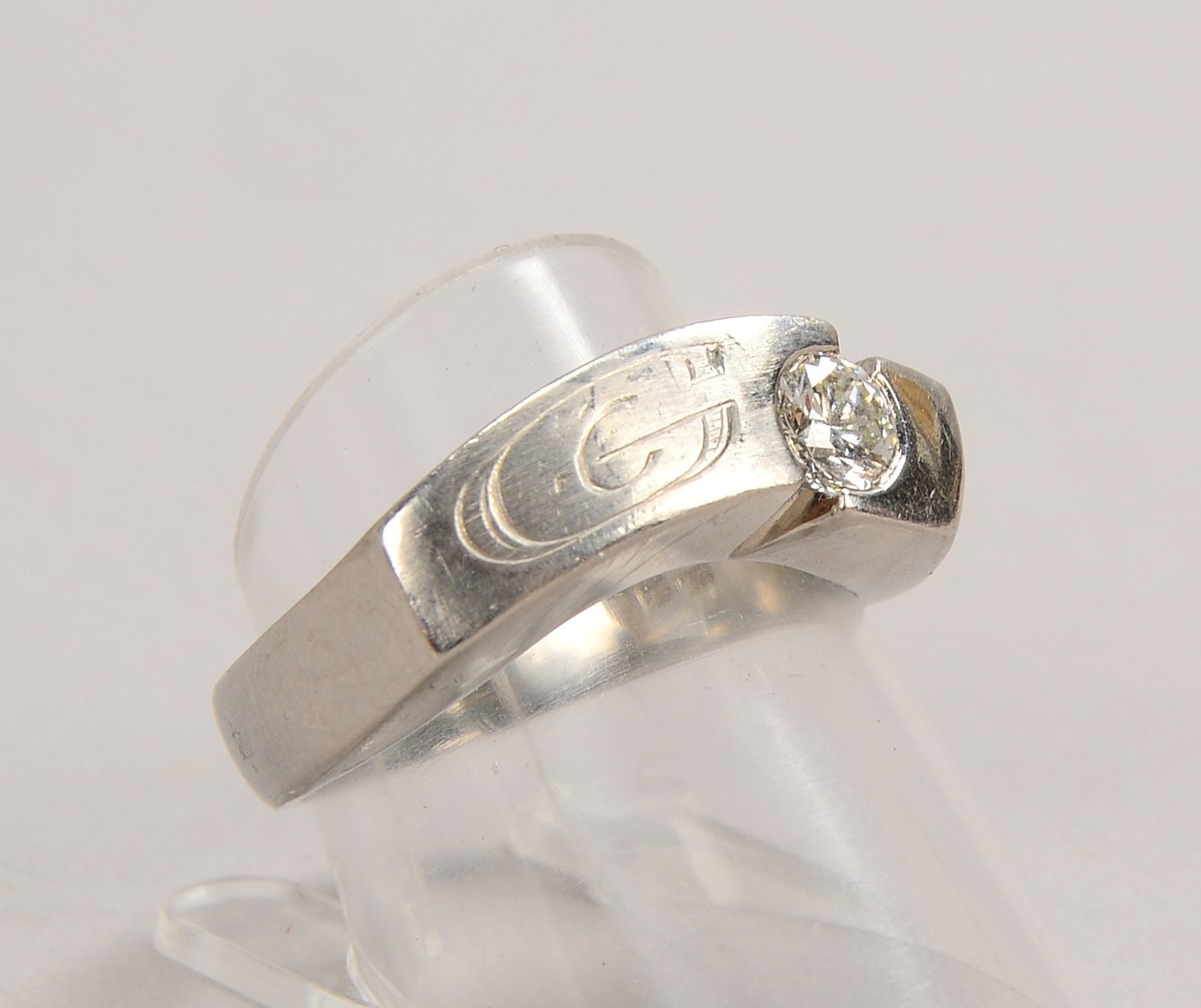 Designerring, 950 Platin (gest.), mit Brill. von ca. 0,40 ct, 'H-Vvsi'; Gew. 12,80 g