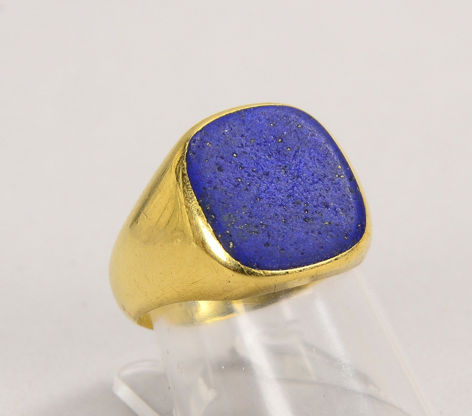 Herrenring, 585 GG (gest.), mit Lapislazuli-Platte; RG 55, Gew. 6,40 g