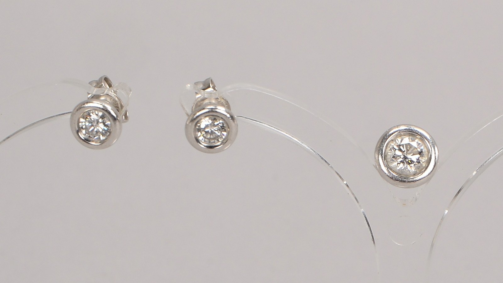Anhänger/Ohrstecker, jew. mit kl. Brill./zus. ca. 0,80 ct, Farbe Weiß, 'Si-P1'; Gew. 3,90 g