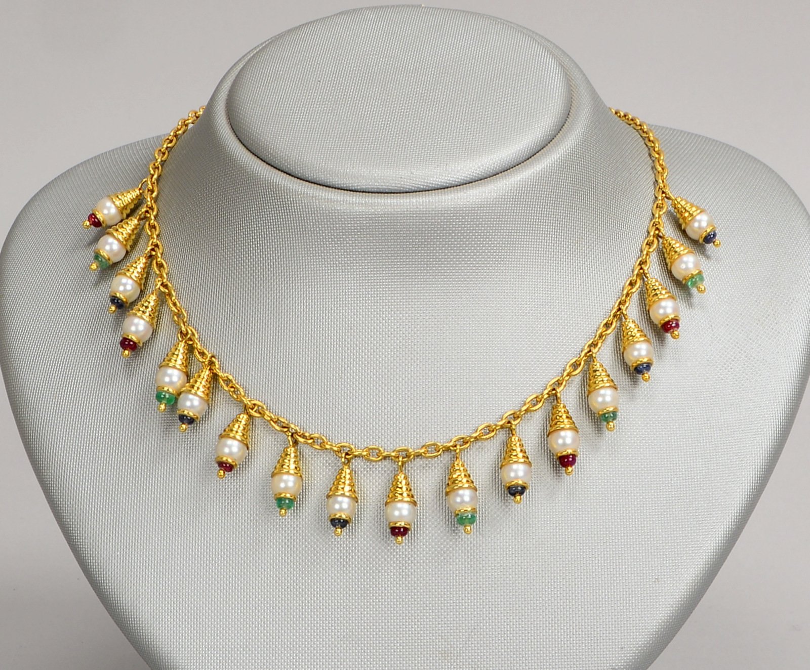 Collier, 750 GG (gest.), Pampelbehang, mit Perlen und farbigen Steinen; Länge 46 cm, Gew. 43 g