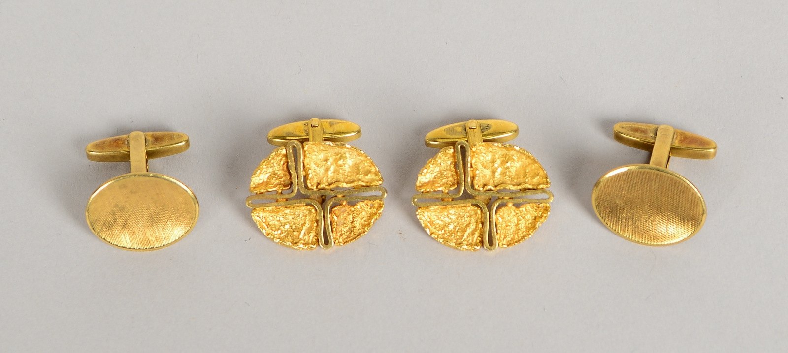 2x Manschettenknöpfe, 333 GG: 1x klass., Ø 24 mm; 1x frei gest., Ø 19 mm, Gew. 18 g