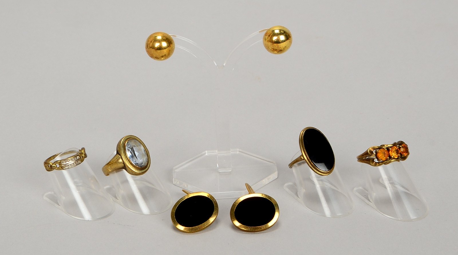 Goldschmuck-Lot, 333 GG: Ringe, Ohrstecker, Manschettenknöpfe; Gew. 19 g