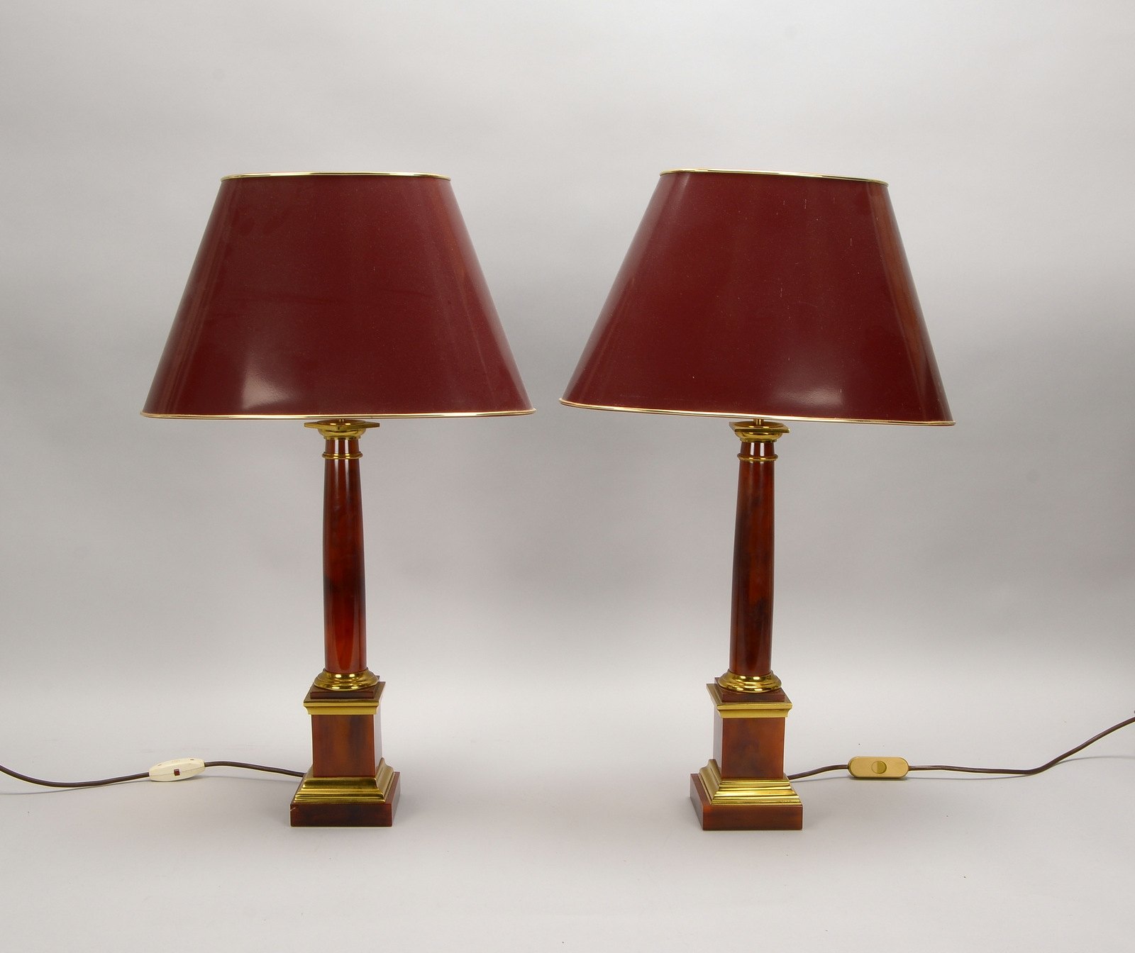 Paar Tischlampen (Empire-Stil), jeweils 1-flammig, mit Schirm; Höhe 73 cm