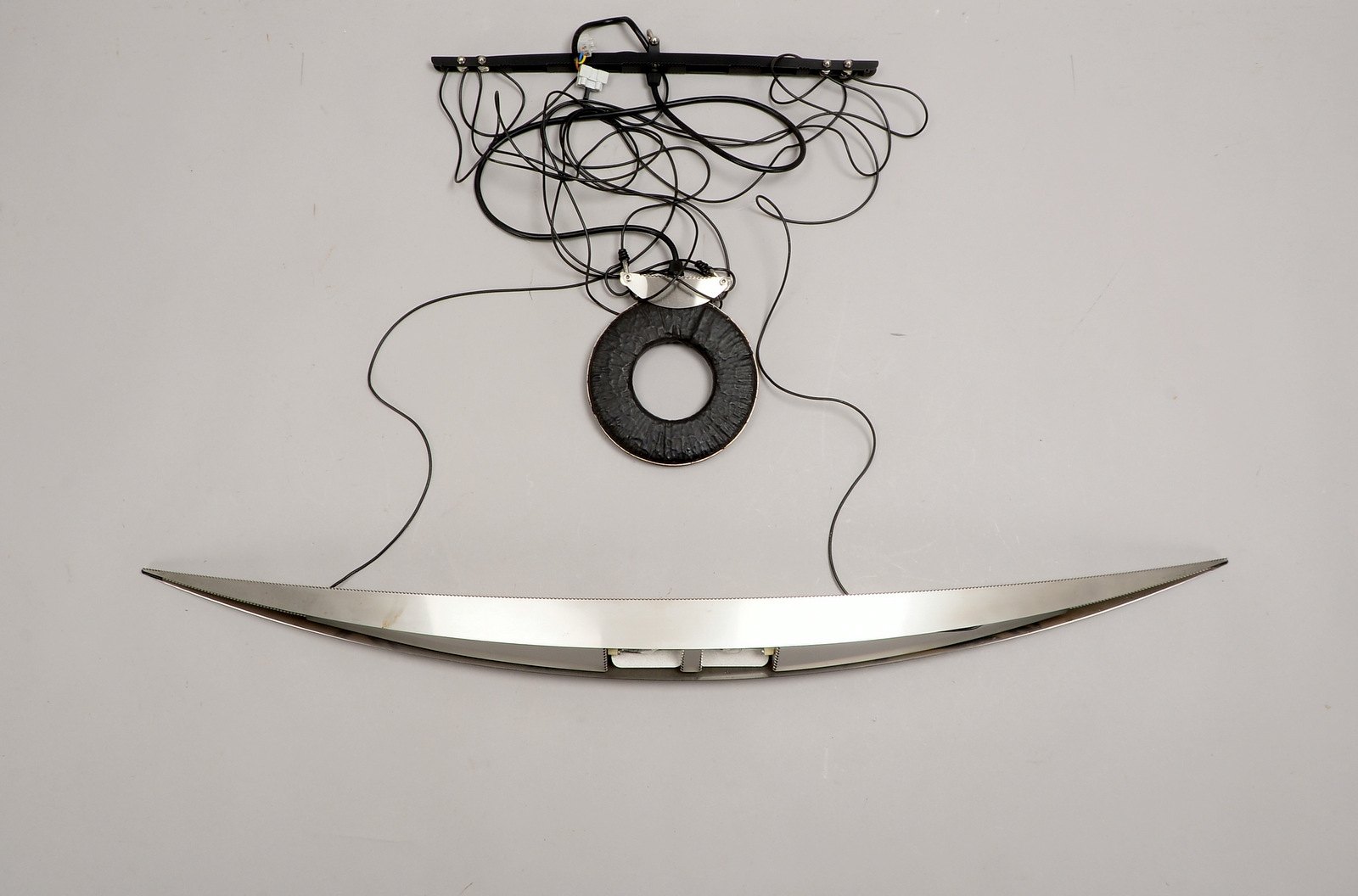 Designer-Deckenlampe, ellipsenförmiger Aluschirm/2x Halogen, höhenverstellbar