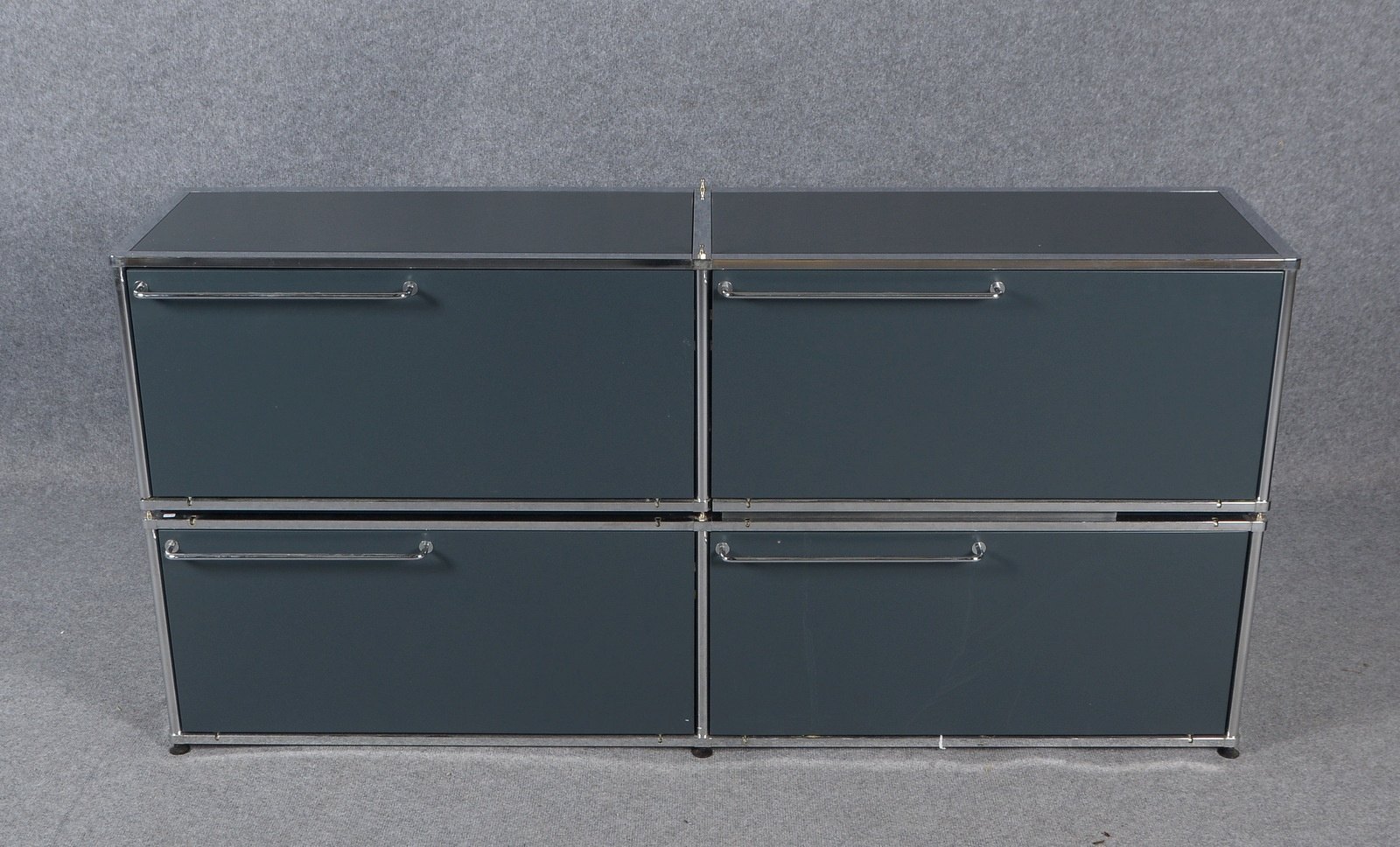 Berner Huwil, Lowboard, Stahl/Chrom, mit 4x Klappschubladen (1xDefekt)