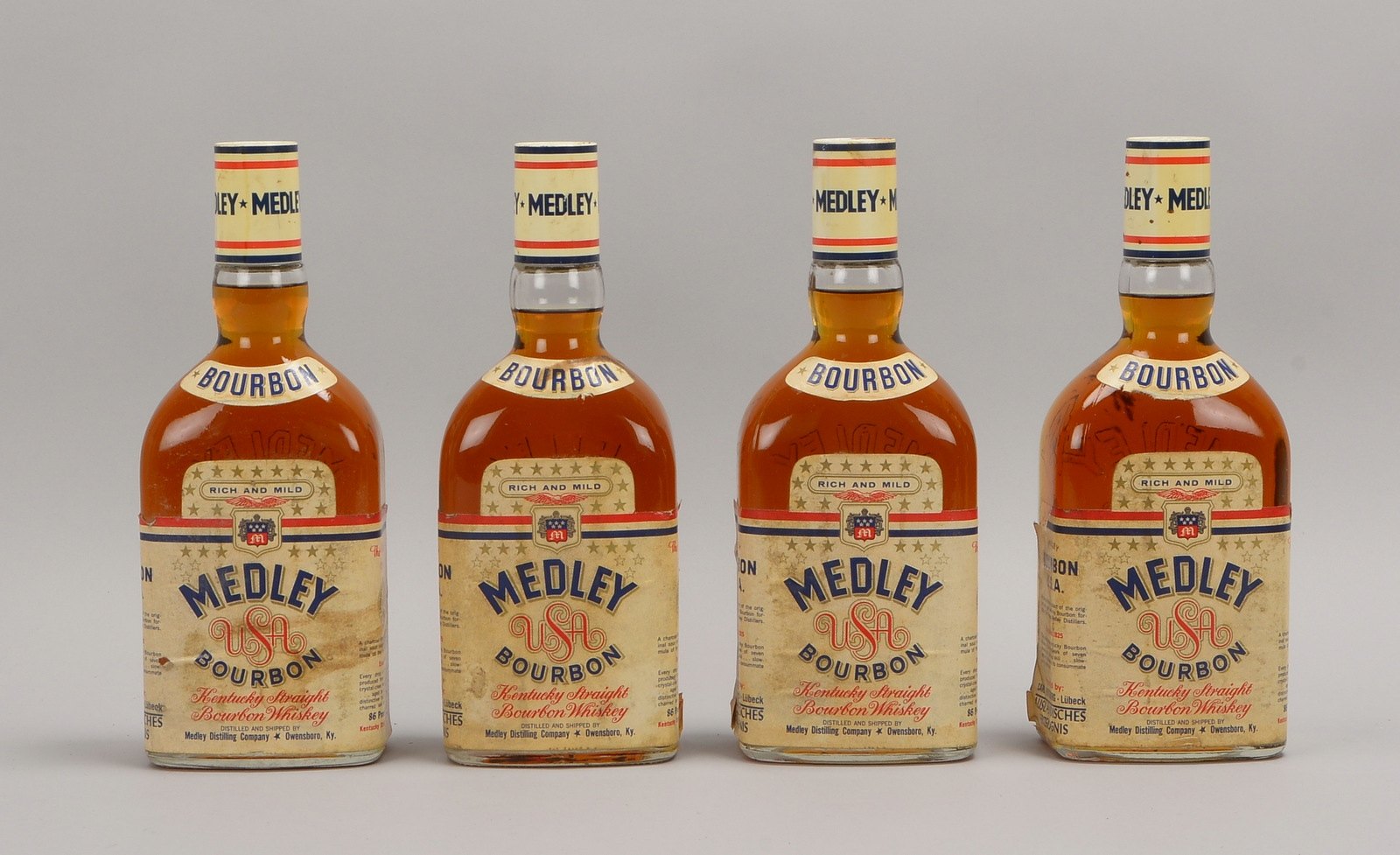 Sammler-Whiskey, 4 Flaschen: Medley USA Bourbon (wohl 1970er Jahre), 43% Vol., 70 cl