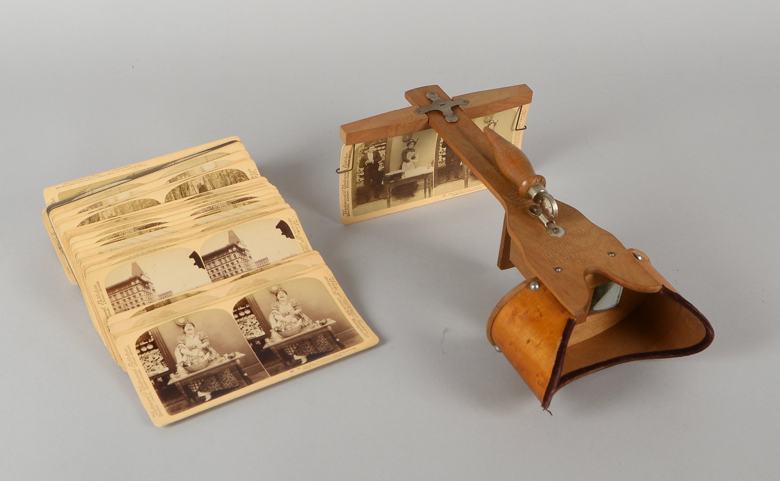 Fotografika-Sammlerstück: Stereoskop-Betrachter, mit 38x Aufnahmen (um 1900)