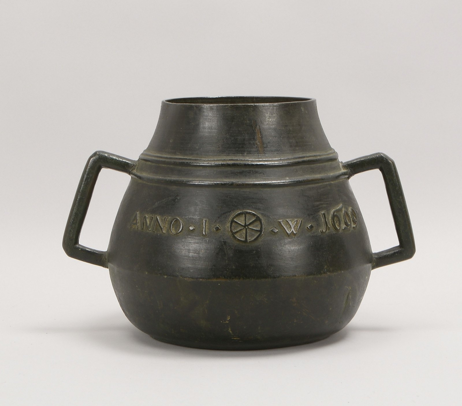 Apothekergefäß, Bronze, kon. Wandung, 2x Handhaben, mit Schriftband, 'Anno I. - W. 1609'