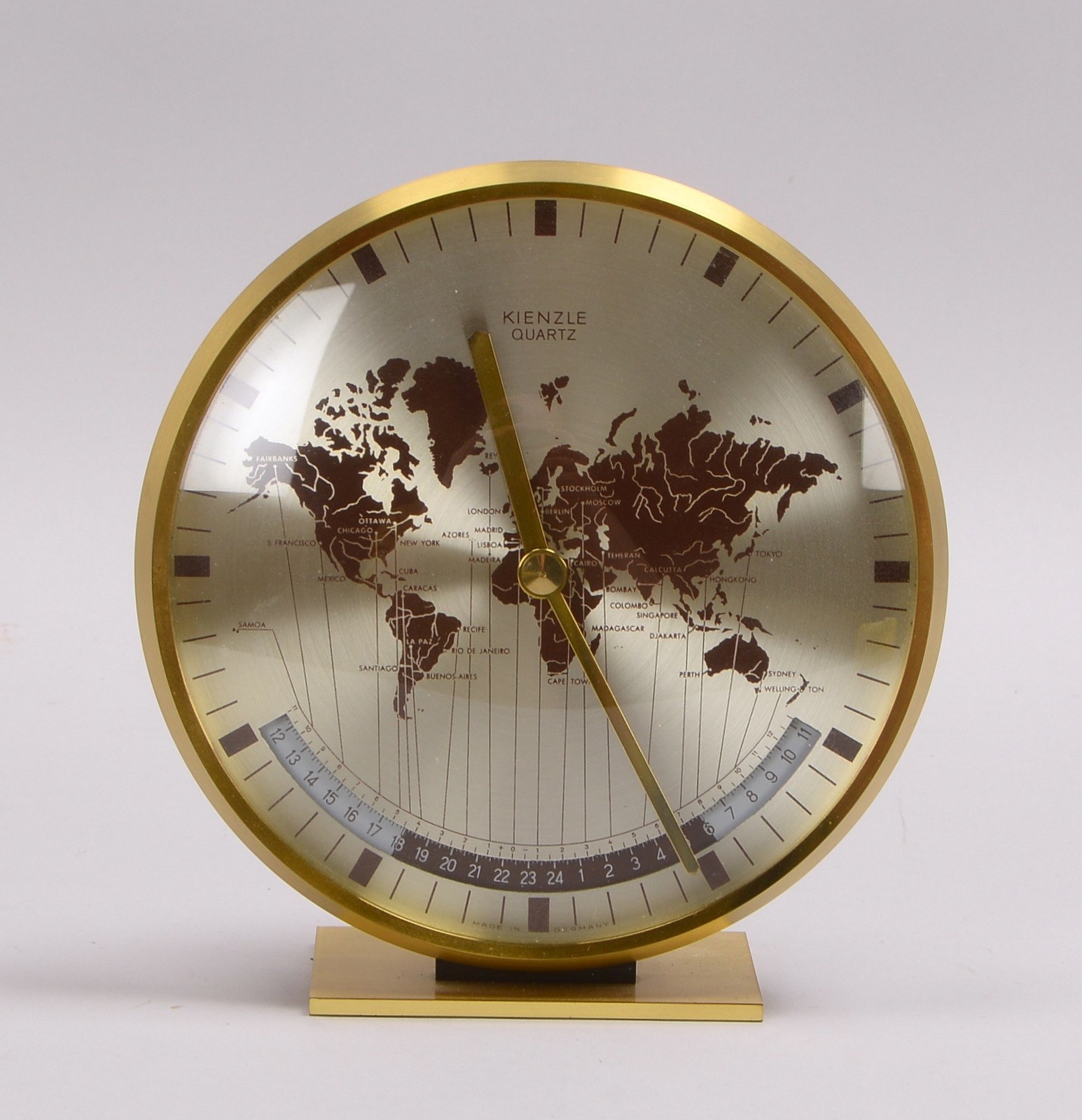 Tischuhr, Kienzle, mit Quarzwerk; Höhe 19 cm, Durchmesser Ø 18 cm